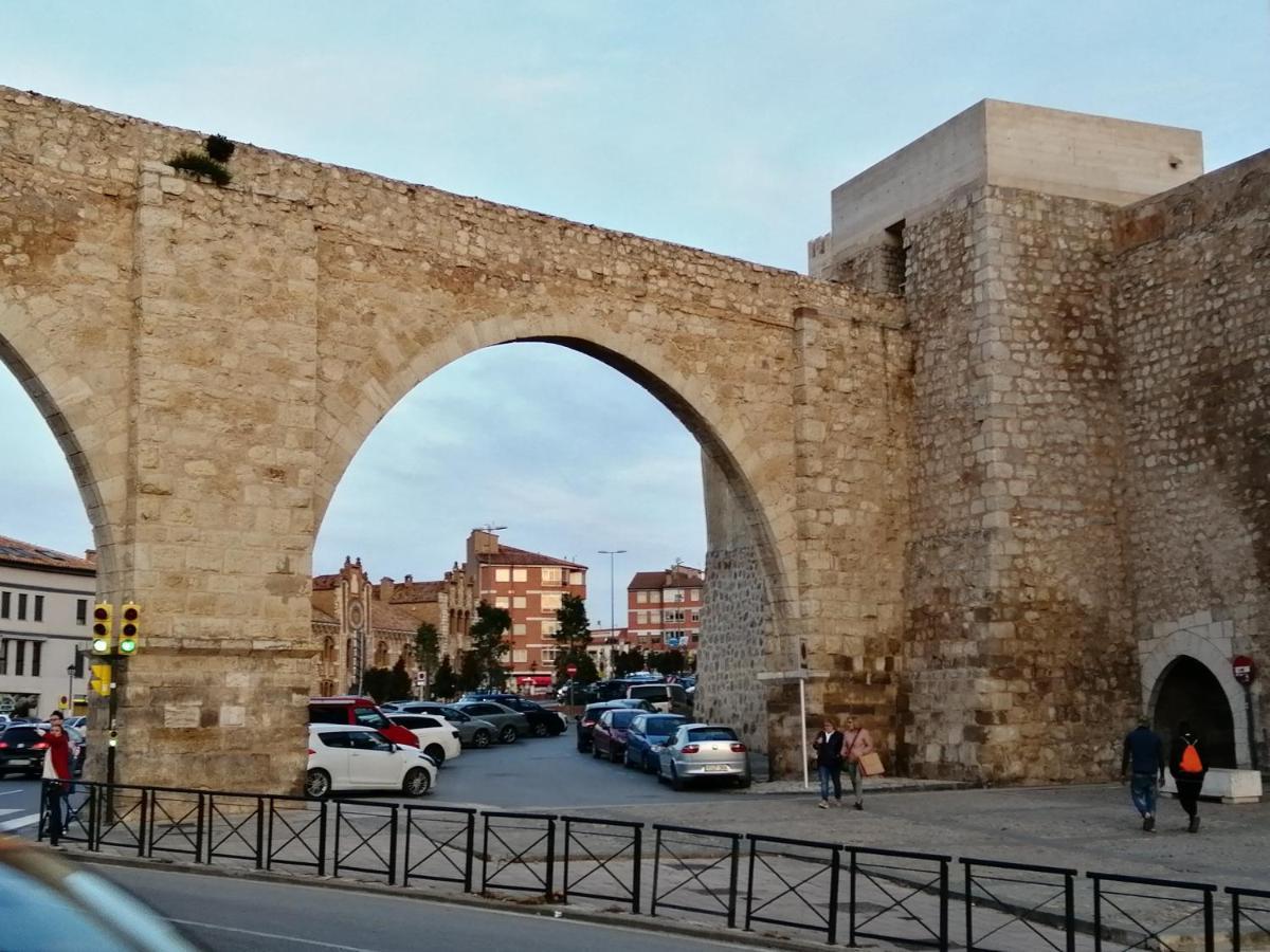 Estudios Los Arcos Teruel Exteriör bild